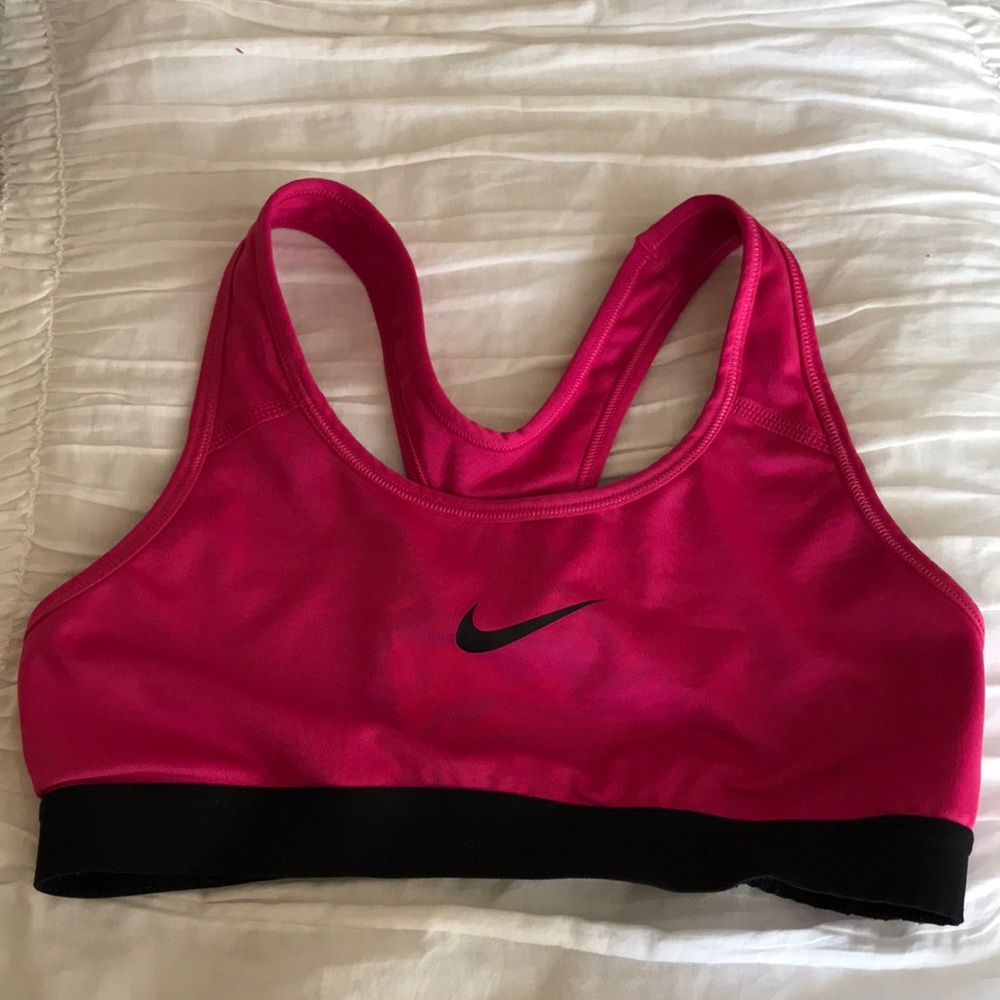 pink nike sports bra!